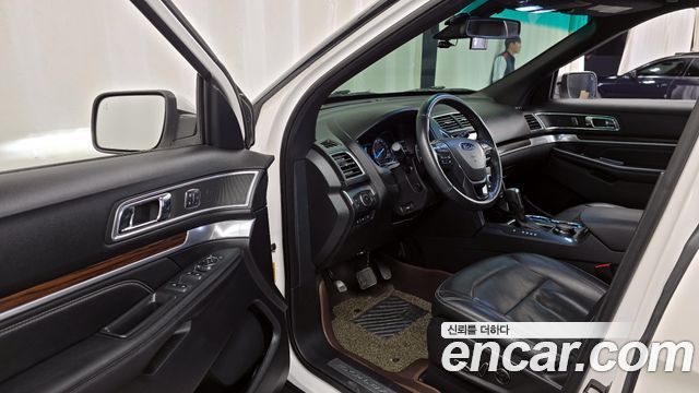 Ford Explorer 2.3 Limited 4WD 5th 2017 — фото 10