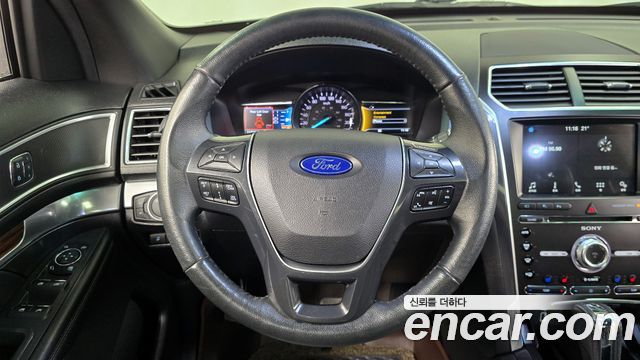 Ford Explorer 2.3 Limited 4WD 5th 2017 — фото 13