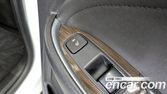 Chevrolet Malibu 2.0 Turbo Premier Special 2019 — фото 19
