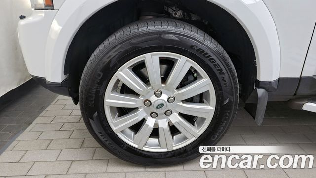 Land Rover Discovery 4 3.0 SDV6 SE 2013 — фото 5