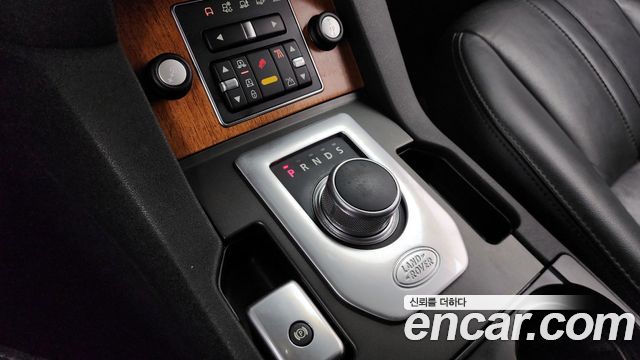 Land Rover Discovery 4 3.0 SDV6 SE 2013 — фото 9