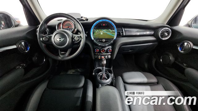 MINI Cooper S 5Door Standard 3rd 2019 — фото 7
