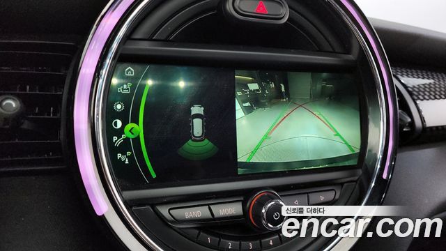 MINI Cooper S 5Door Standard 3rd 2019 — фото 15