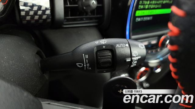 MINI Cooper S 5Door Standard 3rd 2019 — фото 19