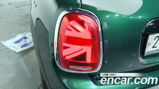 MINI Cooper S 5Door Standard 3rd 2019 — фото 23