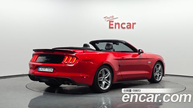 Ford Mustang GT Convertible 2019 — фото 2