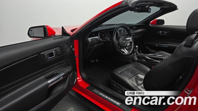 Ford Mustang GT Convertible 2019 — фото 10