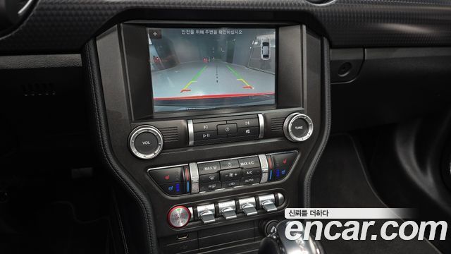 Ford Mustang GT Convertible 2019 — фото 15