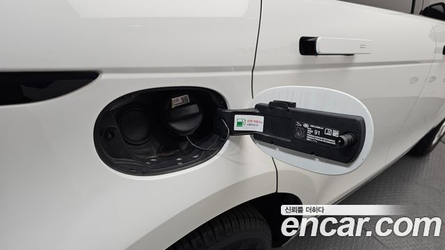 Land Rover Range Rover Evoque (II) P250 S 2022 — фото 29