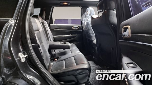 Jeep Grand Cherokee 3.0 Diesel Overland WK2 2015 — фото 11