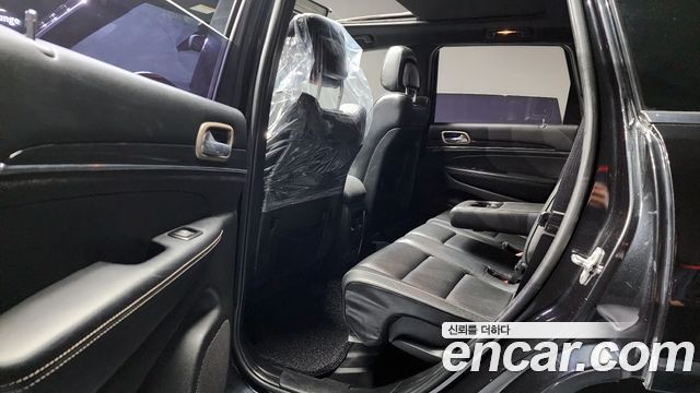 Jeep Grand Cherokee 3.0 Diesel Overland WK2 2015 — фото 12