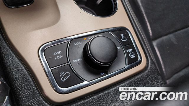 Jeep Grand Cherokee 3.0 Diesel Overland WK2 2015 — фото 16