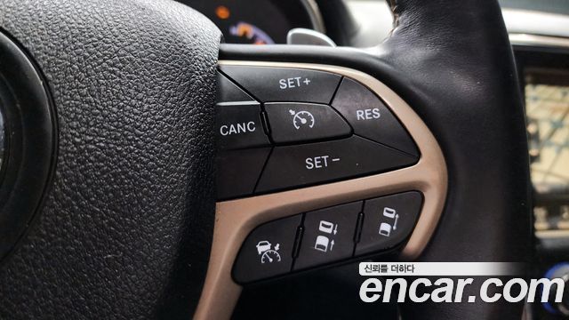 Jeep Grand Cherokee 3.0 Diesel Overland WK2 2015 — фото 18