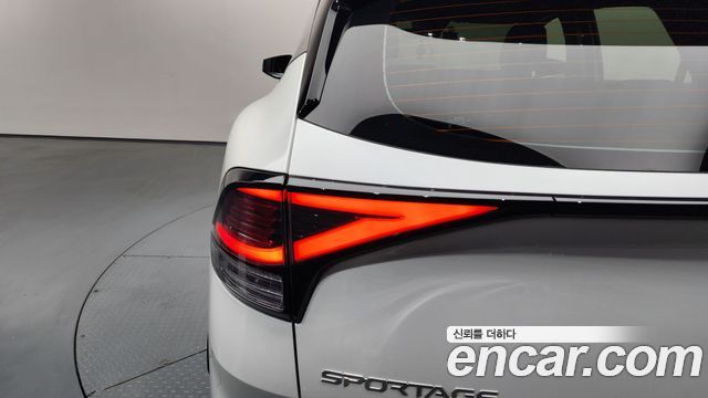 Kia Sportage (V) Diesel 2.0 2WD Prestige 2022 — фото 23