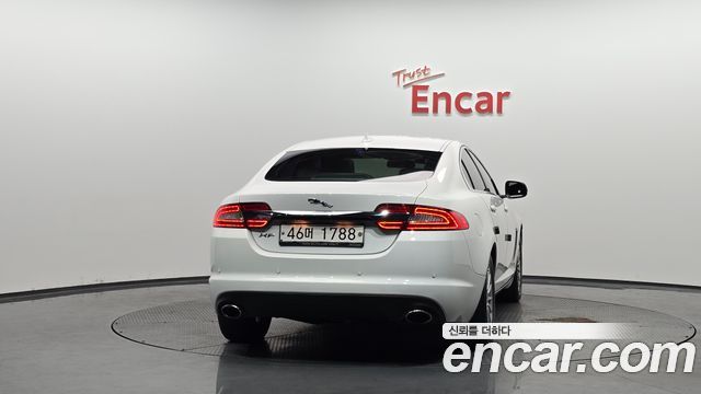 Jaguar XF 2.0 Luxury X250 2014 — фото 4