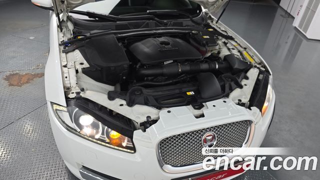 Jaguar XF 2.0 Luxury X250 2014 — фото 6