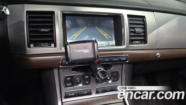 Jaguar XF 2.0 Luxury X250 2014 — фото 16
