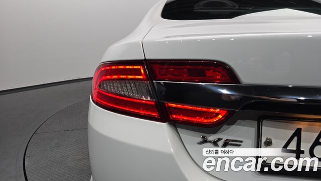 Jaguar XF 2.0 Luxury X250 2014 — фото 23