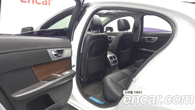 Jaguar XF 2.0 Luxury X250 2014 — фото 26