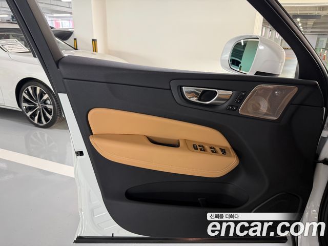 Volvo XC60 (II) B5 Ultra Bright 2025 — фото 16