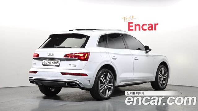 Audi Q5 (FY) 45 TFSI Quattro Premium 2022 — фото 2