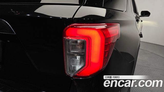 Ford Explorer (VI) 2.3 LimIted 4WD 2022 — фото 23