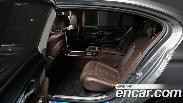 BMW 7 Series (G11) 750Li xDrive Prestige 2016 — фото 12