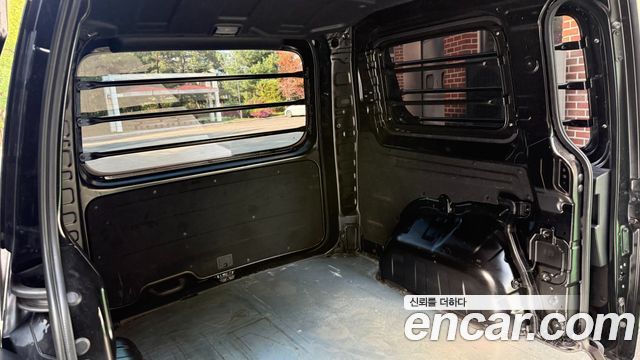 Hyundai Staria HEV 1.6 Cargo 3-Seater Modern 2025 — фото 18