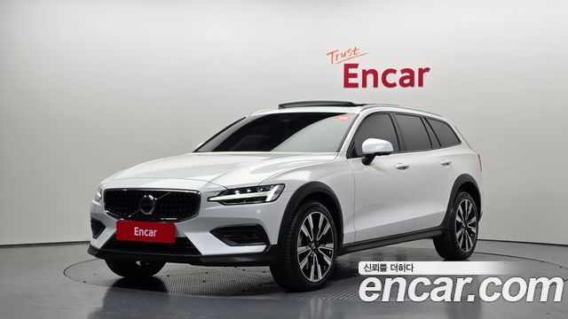 Volvo V60 Cross Country (II) B5 Ultimate AWD