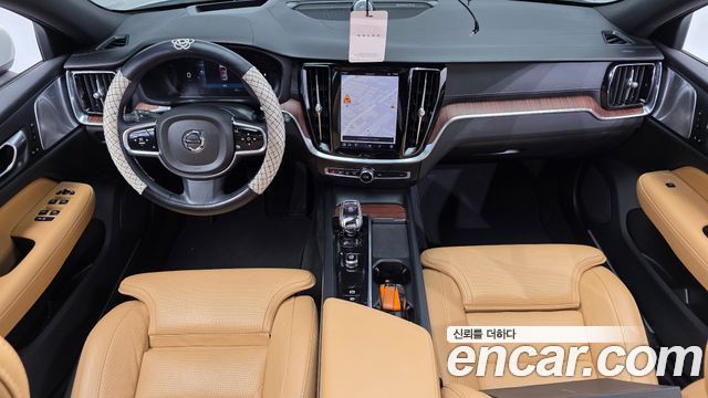 Volvo V60 Cross Country (II) B5 Ultimate AWD 2023 — фото 7