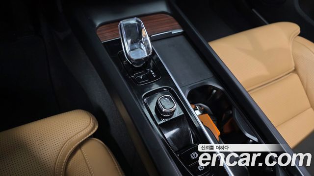 Volvo V60 Cross Country (II) B5 Ultimate AWD 2023 — фото 9
