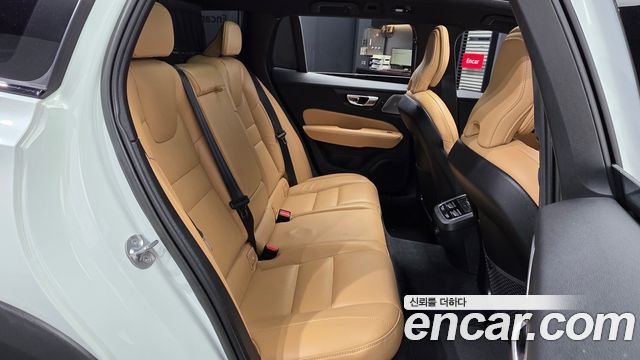 Volvo V60 Cross Country (II) B5 Ultimate AWD 2023 — фото 12