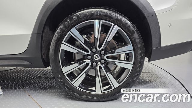 Volvo V60 Cross Country (II) B5 Ultimate AWD 2023 — фото 21