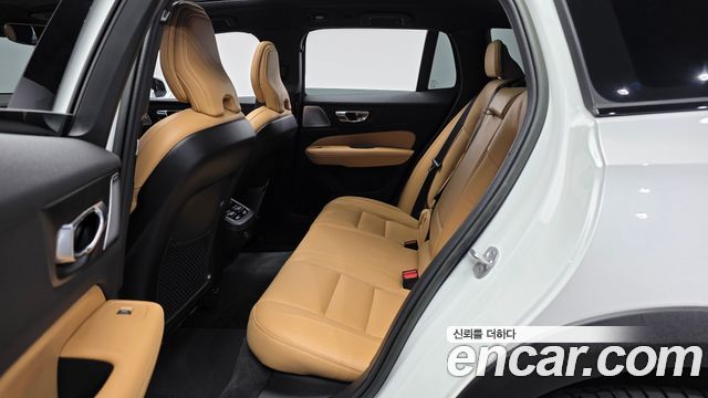 Volvo V60 Cross Country (II) B5 Ultimate AWD 2023 — фото 26