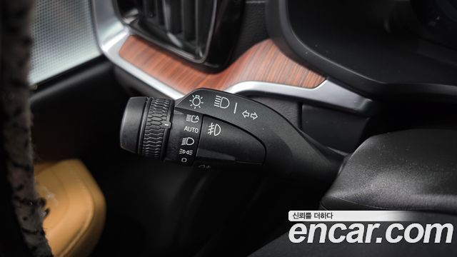 Volvo V60 Cross Country (II) B5 Ultimate AWD 2023 — фото 34