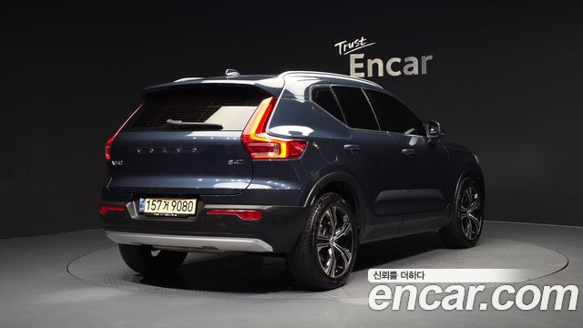 Volvo XC40 B4 Inscription 2021 — фото 2