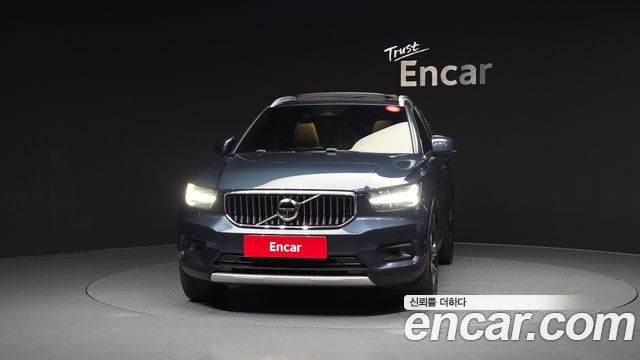 Volvo XC40 B4 Inscription 2021 — фото 3