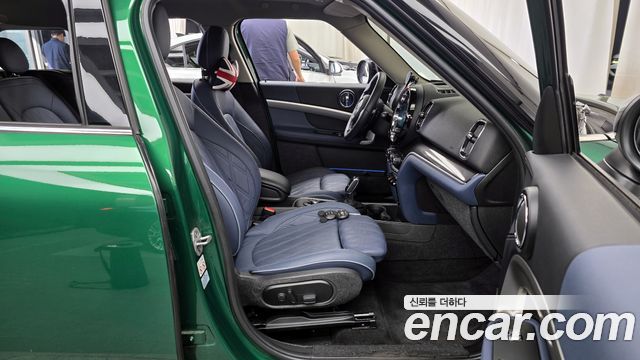 MINI Cooper S Countryman ALL4 Classic Launch Pack 2nd 2023 — фото 11