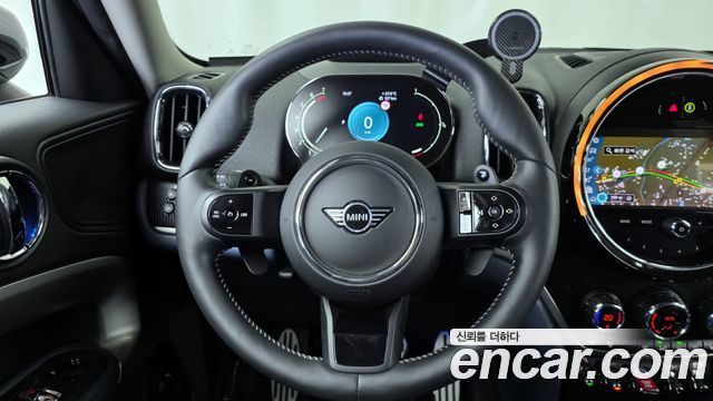 MINI Cooper S Countryman ALL4 Classic Launch Pack 2nd 2023 — фото 13
