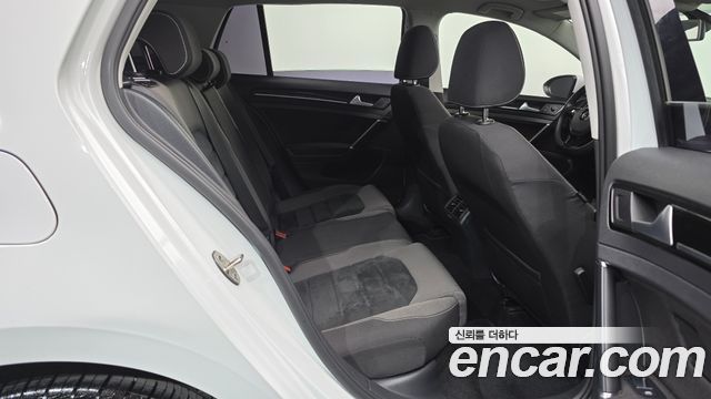 Volkswagen Golf (VII) 2.0 TDI 2015 — фото 11