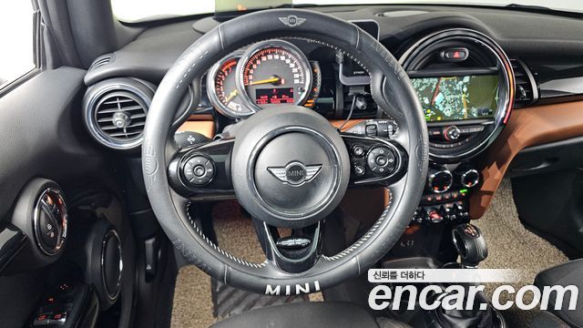 MINI Cooper S Seven Edition 3rd 2017 — фото 12