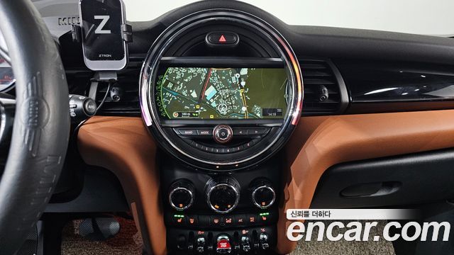 MINI Cooper S Seven Edition 3rd 2017 — фото 13