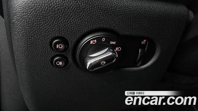 MINI Cooper S Seven Edition 3rd 2017 — фото 16