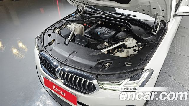 BMW 6 Series GT (G32) 620d Luxury 2022 — фото 6