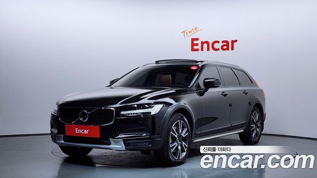 Volvo V90 Cross Country T5 Pro AWD 2019 — фото 1