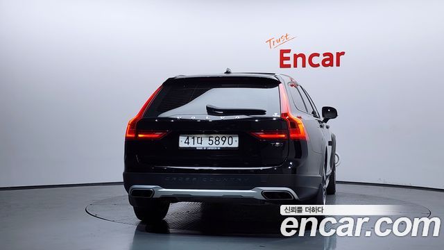 Volvo V90 Cross Country T5 Pro AWD 2019 — фото 4