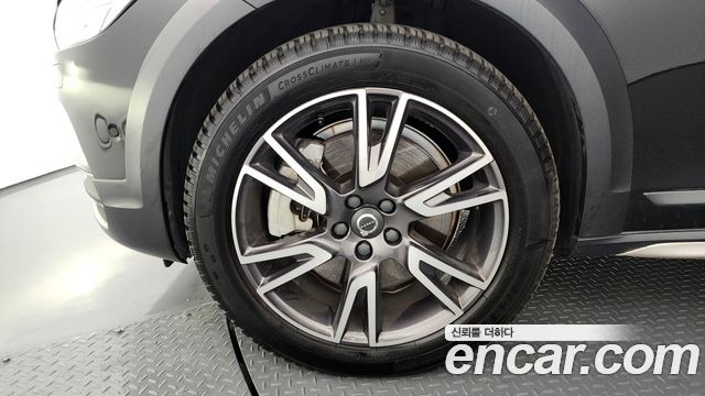Volvo V90 Cross Country T5 Pro AWD 2019 — фото 5