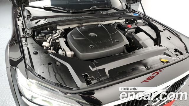 Volvo V90 Cross Country T5 Pro AWD 2019 — фото 6