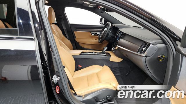 Volvo V90 Cross Country T5 Pro AWD 2019 — фото 11
