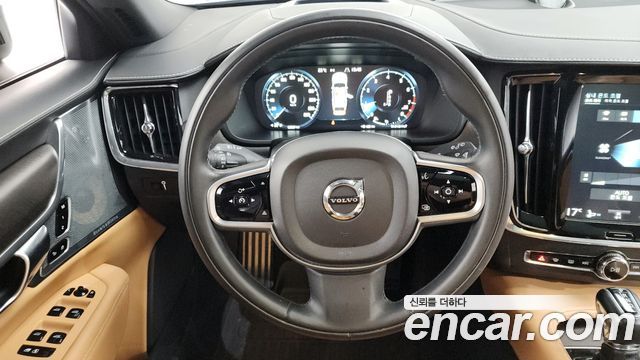 Volvo V90 Cross Country T5 Pro AWD 2019 — фото 12